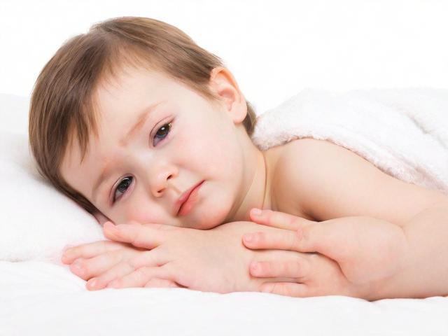 孩子发烧手脚冰凉该保暖还是散热？正确处理方法在这里！